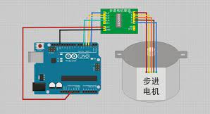 單片機控制步進電機的驅(qū)動電路，精確地控制轉(zhuǎn)動角度和速度